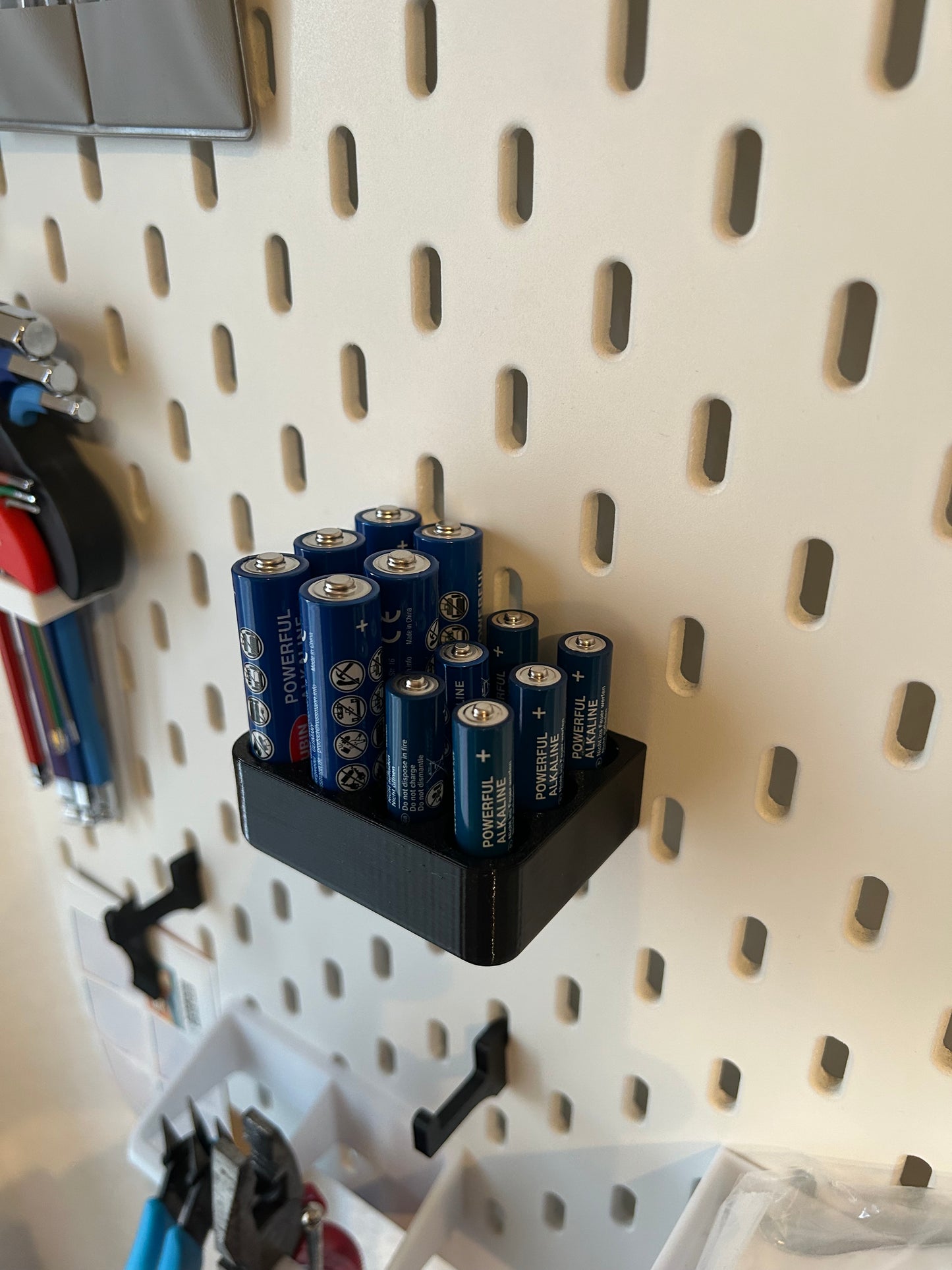 Ikea Skadis Batterie-Halter