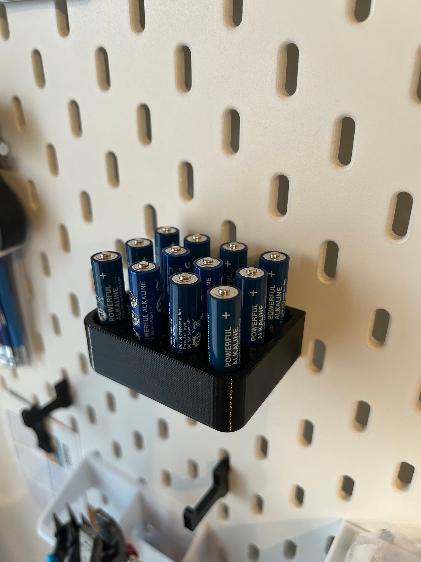 Ikea Skadis Batterie-Halter